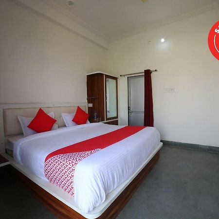 Oyo 37077 Hotel Rawat Аджмер Экстерьер фото